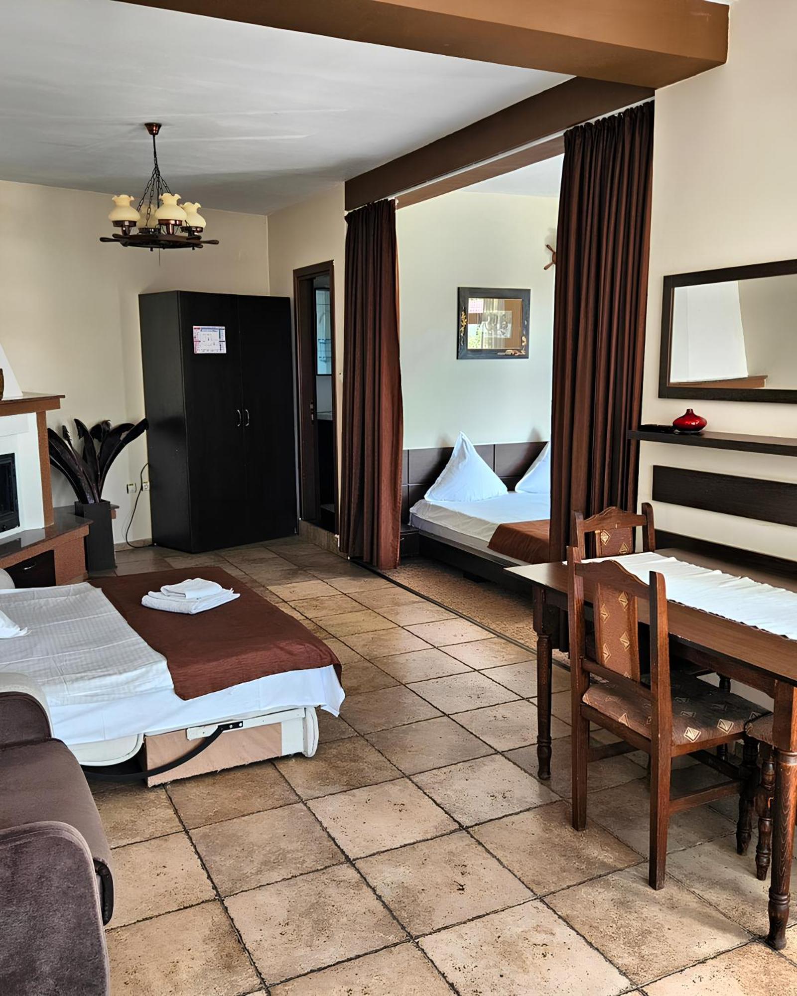 Pensiunea Andrei Moieciu Guest house 4*